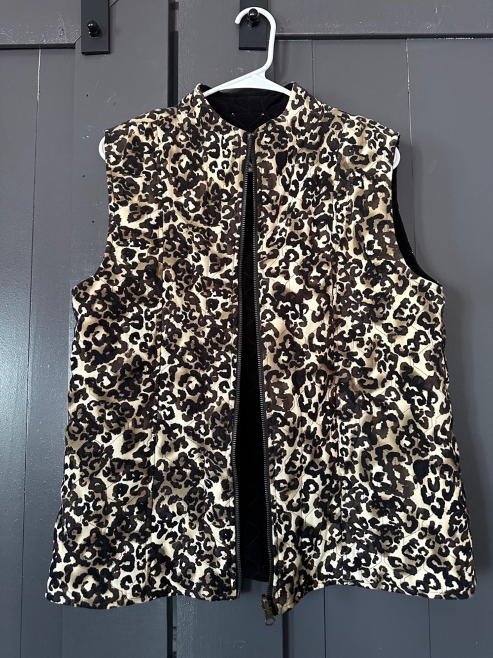 Reversible Leopard Print Quilted Vest - Black & Cream